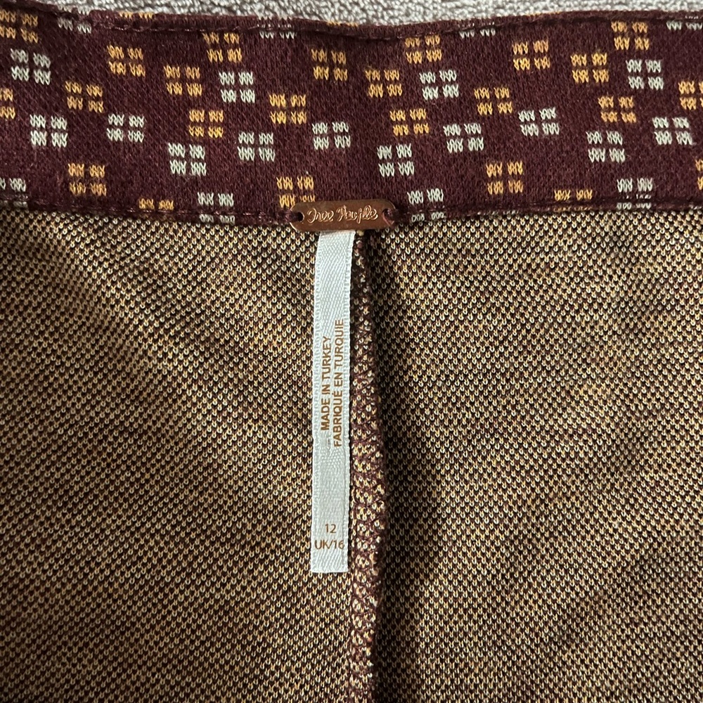 Red Brown Patterned Pants - Picture 3 of 4